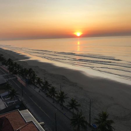 Mongagua Com Vista Para O Mar Pe Na Areia Eksteriør billede