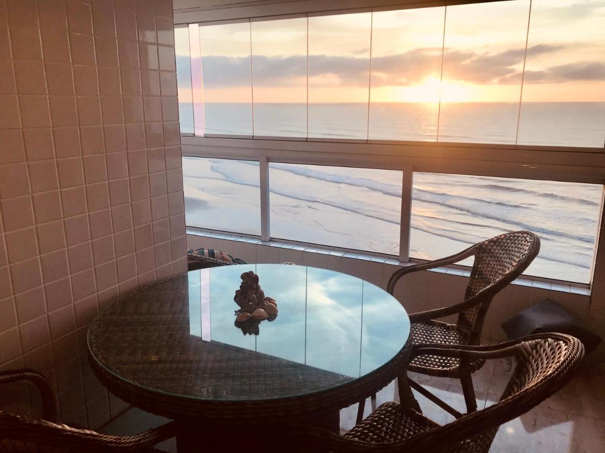 Mongagua Com Vista Para O Mar Pe Na Areia Eksteriør billede