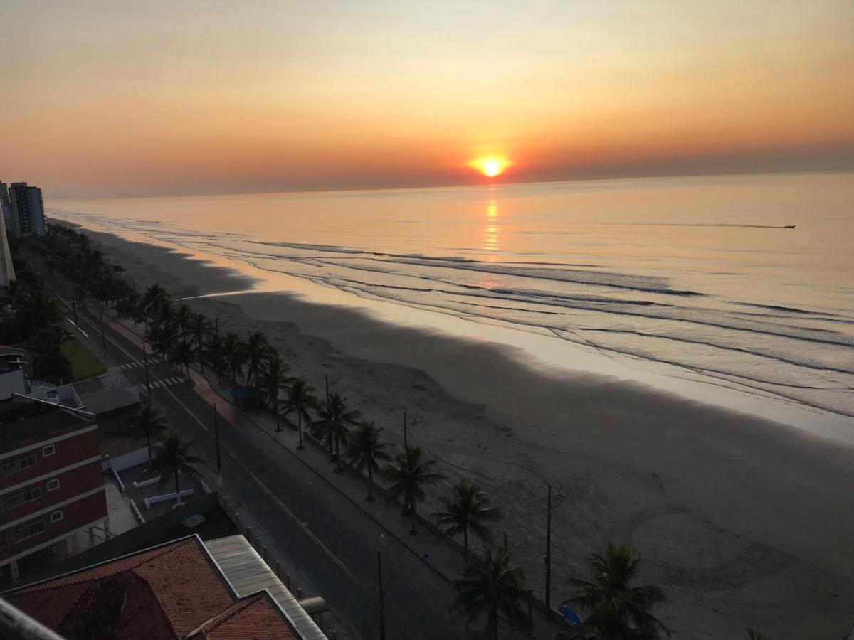 Mongagua Com Vista Para O Mar Pe Na Areia Eksteriør billede